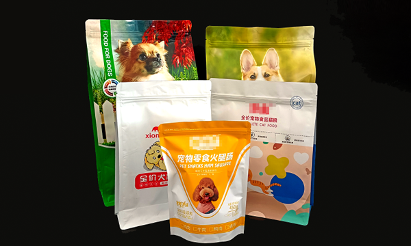 Materials and bag types of pet food packaging bags